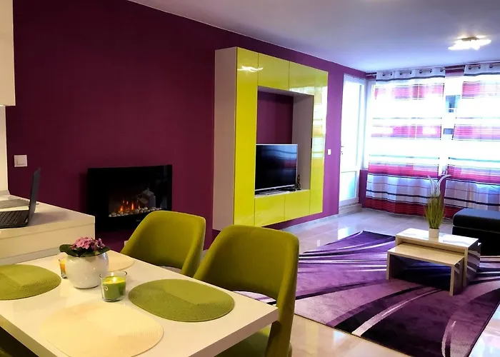 Ultraviolet Relax Apart