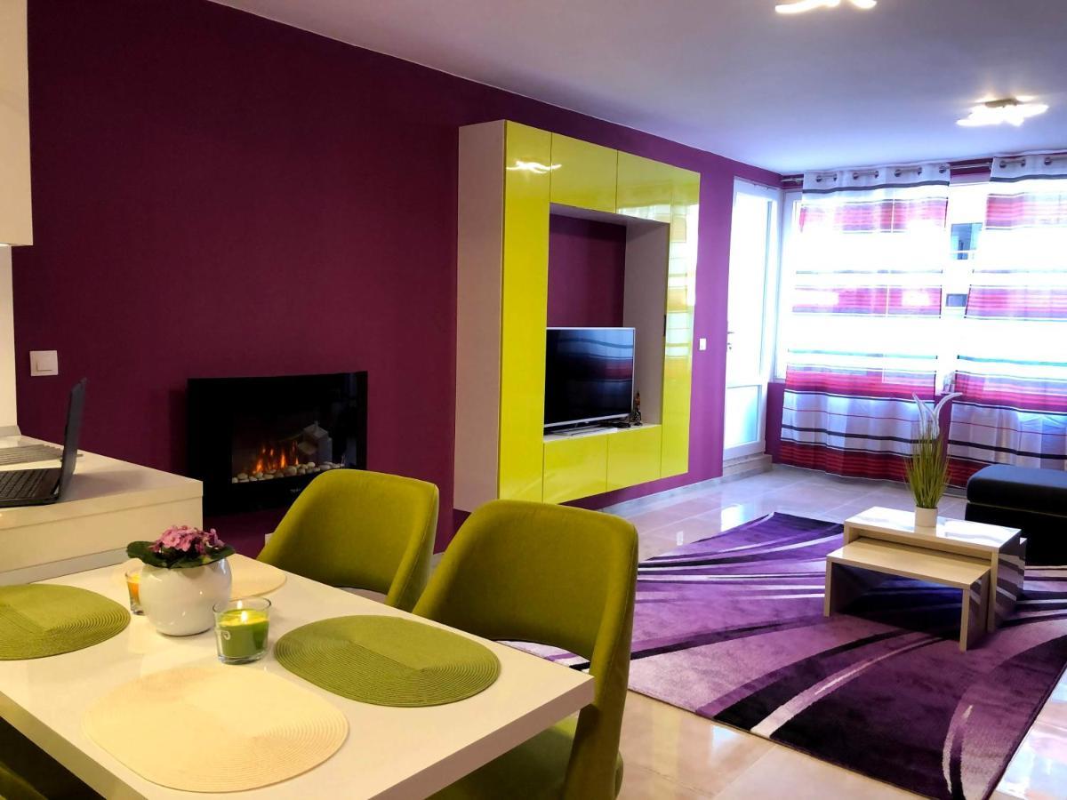 Ultraviolet Relax Apartment